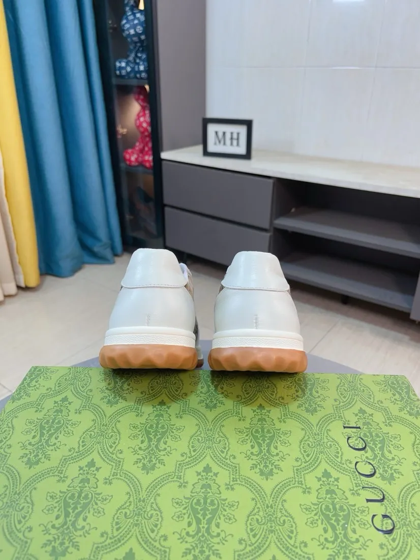Men's shoes 💰420🌹🌹GUCCI [Gucci] New high-end brand of men's shoes, the latest fashionable casual men's shoes, trendy and versatile, relaxed and sporty style, uppers imported from Italy, first-layer cowhide, genuine leather lining, and ultra-fine workmanship. Original personalized fashionable rubber wear-resistant outsole, light and comfortable on the foot, size 38-44